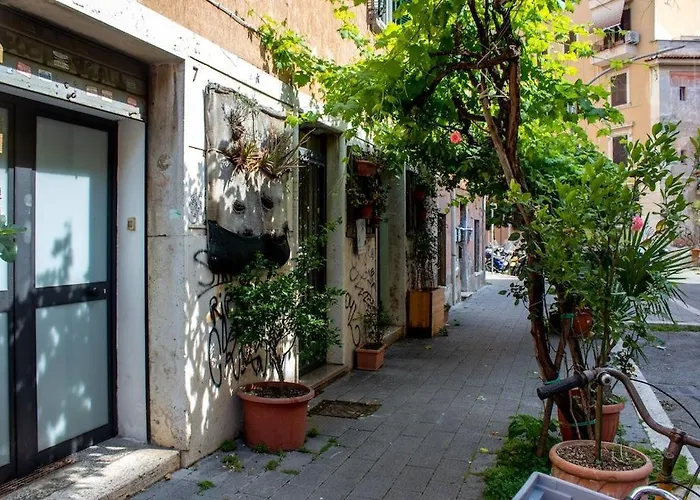 Delizioso A In Posizione Strategica Daire Roma